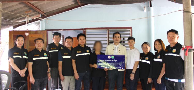 เทศบาลตำบลหนองยวง ลงพื้นที่ตรวจสอบสภาพที่อยู่อาศัยและมอบป้ายโครงการ ให้กับผู้สูงอายุที่ได้รับการปรับสภาพเสร็จเรียบร้อยแล้ว ตามโครงการปรับสภาพแวดล้อมและสิ่งอำนวยความสะดวกของผู้สูงอายุให้เหมาะสมและปลอดภัย ประจำปีงบประมาณ พ.ศ. 2569 ณ หมู่ที่ 3 บ้านหนองยวง ตำบลหนองยวง อำเภอเวียงหนองล่อง จังหวัดลำพูน