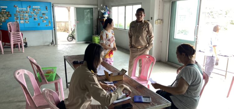 เทศบาลตำบลหนองยวง ลงพื้นที่ให้บริการจัดเก็บค่าธรรมเนียมขยะนอกสถานที่ ตามโครงการบริหารจัดการขยะโดยชุมชน ประจำปีงบประมาณ 2569 ณ ศาลาอเนกประสงค์ประจำหมู่บ้านเหล่าดู่ หมู่ที่ 1 ตำบลหนองยวง อำเภอเวียงหนองล่อง จังหวัดลำพูน