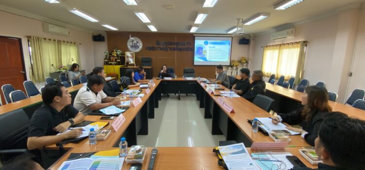 เทศบาลตำบลหนองยวง เข้าร่วมการประชุมกลุ่มย่อย (เวทีที่ 1 กลุ่มหน่วยงานราชการที่อยู่ติดพื้นที่โครงการ : สำนักงานเทศบาลและศูนย์พัฒนาเด็กเล็ก เทศบาลตำบลหนองยวง) โครงการโรงไฟฟ้าพลังงานแสงอาทิตย์แบบติดตั้งบนพื้นดิน โซลาริสท์หนองยวง ของบริษัท โซลาริสท์ หนองยวง จำกัด ณ ห้องประชุมสภาเทศบาลตำบลหนองยวง ตำบลหนองยวง อำเภอเวียงหนองล่อง จังหวัดลำพูน